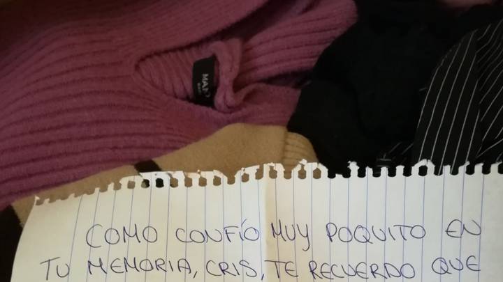 Tuitera se convierte en viral tras compartir una nota que encontró en su armario