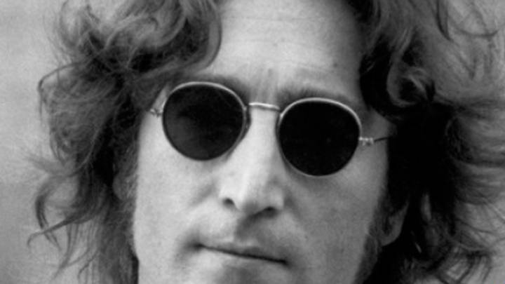Subastan las icónicas gafas de John Lennon por 165.000 euros