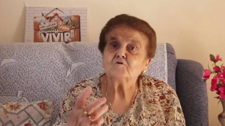Esta abuela se convierte en viral por su gran lección sobre las mascarillas: “Acho, póntela”