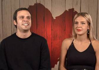 El bajista de Taburete se presenta en 'First Dates'... no sale bien