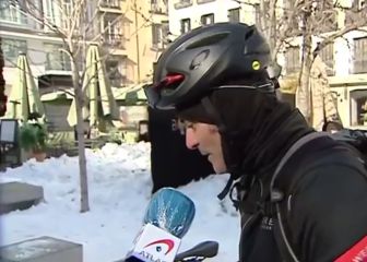 Es viral en Europa: ciclista desafió a la nieve y pasó esto...