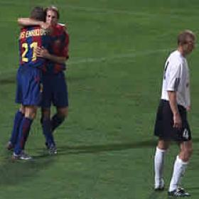 Un Barça gris gana de penalti Un Barça gris gana de penalti