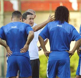 La lesión excluye a Ronaldo del amistoso de Brasil contra Hungría La lesión excluye a Ronaldo del amistoso de Brasil contra Hungría