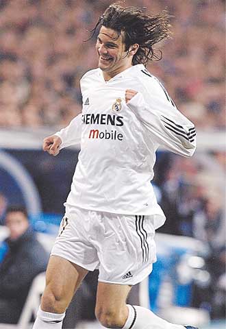 Solari renovó anoche con el Madrid hasta el 2009