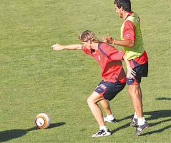 Fernando Torres sufre una entesitis rotuliana derecha
