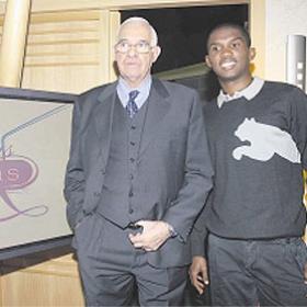 Etoo animará al 'abuelo' y verá en el palco a Florentino Etoo animará al 'abuelo' y verá en el palco a Florentino