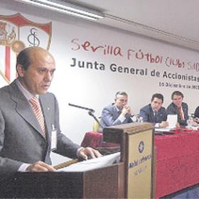 El club despide al doctor Llombart y su equipo médico El club despide al doctor Llombart y su equipo médico