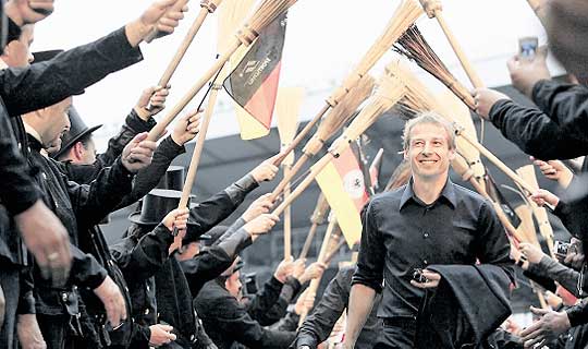 Klinsmann reunifica el país