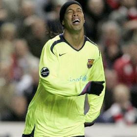 Las pruebas médicas confirman que Ronaldinho no sufre rotura Las pruebas médicas confirman que Ronaldinho no sufre rotura