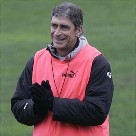 Pellegrini recupera a Forlán Pellegrini recupera a Forlán