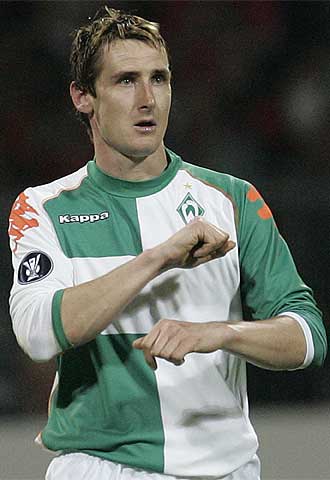 Klose se queda en el Werder Bremen hasta 2008