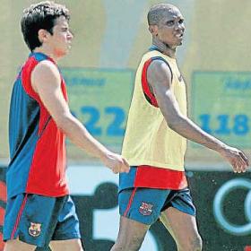 Aparece Ronaldinho y ponen en venta a Etoo Aparece Ronaldinho y ponen en venta a Etoo