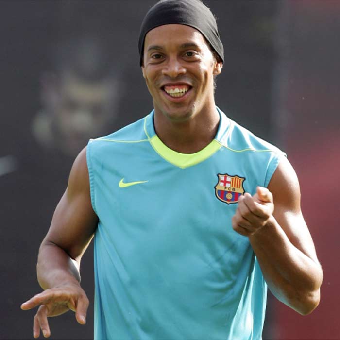 Ronaldinho se acerca al Chelsea, según "The Sun"