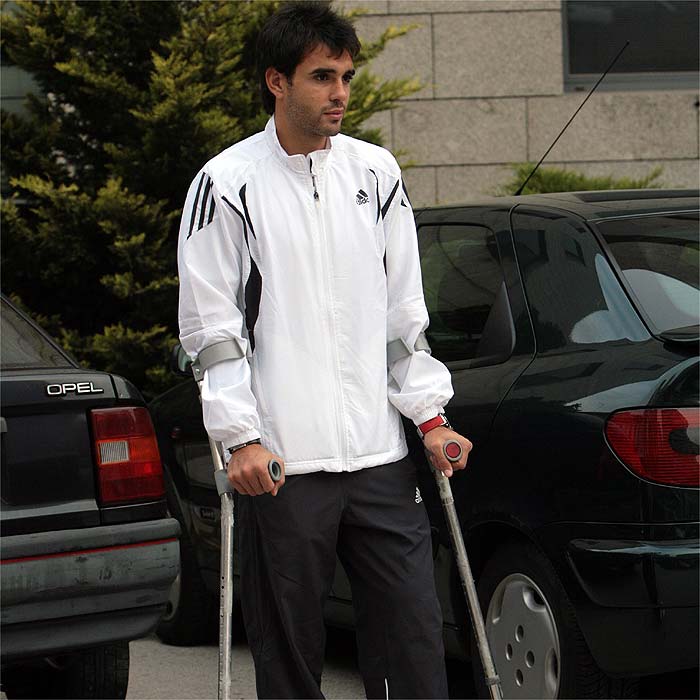 Borja Oubiña, operado con éxito de su lesión de rodilla
