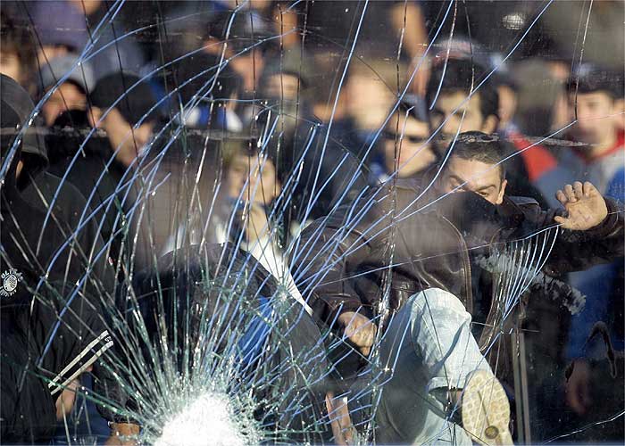 Italia prohíbe los desplazamientos de los hinchas violentos