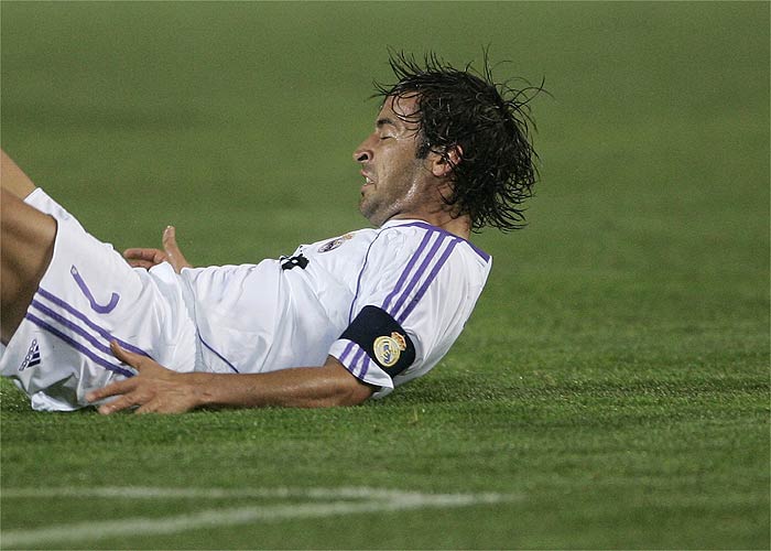 Raúl, con un golpe en la rodilla, duda para el choque ante el Levante