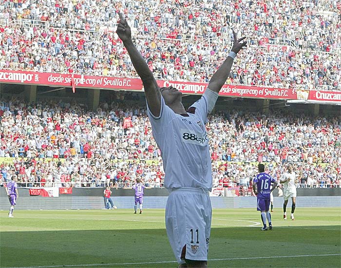 El Sevilla sigue enganchado a Europa y el Valladolid al descenso
