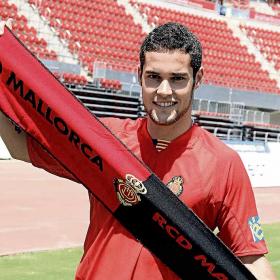 El Mallorca fichó ayer a Ayoze por tres temporadas El Mallorca fichó ayer a Ayoze por tres temporadas