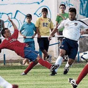Toché maquilla el fútbol espeso del Numancia Toché maquilla el fútbol espeso del Numancia