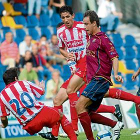 Barral es el goleador de la primera victoria veraniega Barral es el goleador de la primera victoria veraniega