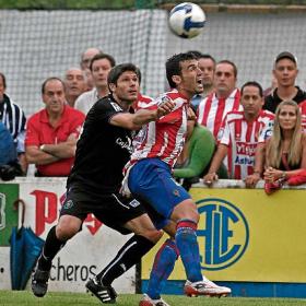 Borja falló su penalti y el Sporting triunfó en Luarca Borja falló su penalti y el Sporting triunfó en Luarca