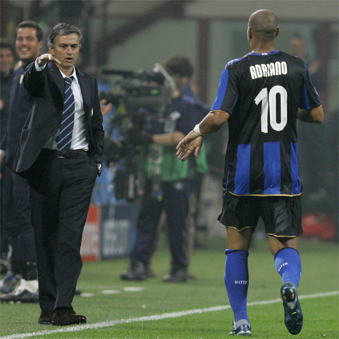 Mourinho la toma con Adriano y Cruz