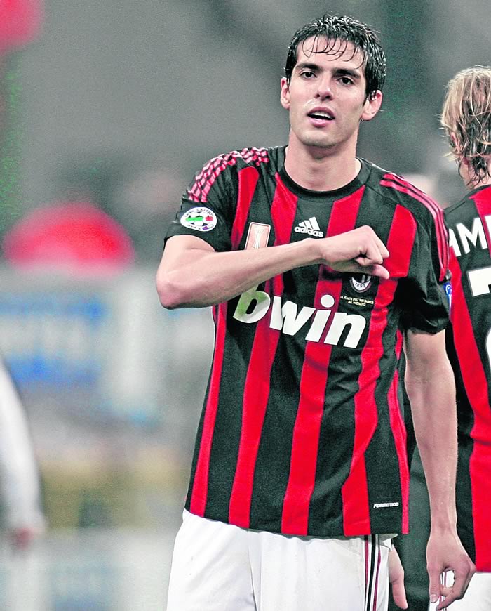El Milán ya tiene relevo para Kaká: Adebayor
