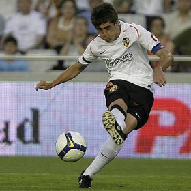 Pablo Hernández sustituye a Iniesta Pablo Hernández sustituye a Iniesta