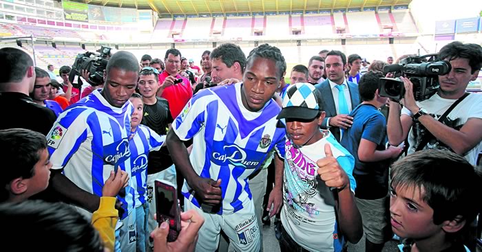 Pelé, Manucho y Fabricio reúnen en Zorrilla a 1.000 aficionados