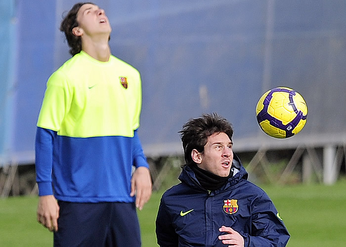 Ibrahimovic y Messi regresan a los entrenamientos y apuntan al clásico