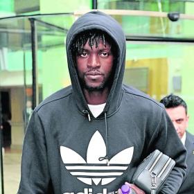 Adebayor: "Una vida en África no vale nada" Adebayor: "Una vida en África no vale nada"