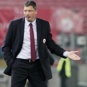 Penev negocia para entrenar con dos clubes de Segunda Penev negocia para entrenar con dos clubes de Segunda