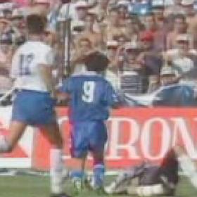 Gracia Redondo, el árbitro que birló al Madrid la segunda Liga de Tenerife Gracia Redondo, el árbitro que birló al Madrid la segunda Liga de Tenerife