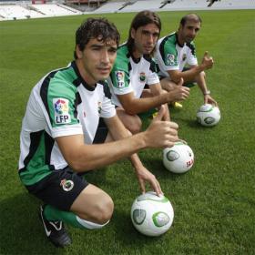 El Racing presenta a sus tres incorporaciones: Kennedy, Francis y Cisma El Racing presenta a sus tres incorporaciones: Kennedy, Francis y Cisma