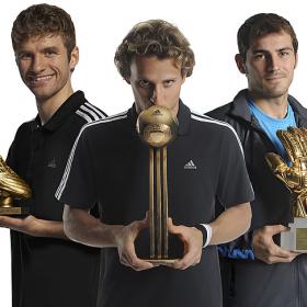 Casillas, Guante de Oro y Forlán, Balón de Oro Casillas, Guante de Oro y Forlán, Balón de Oro