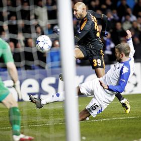 Doblete de Anelka que da al Chelsea aire en Champions Doblete de Anelka que da al Chelsea aire en Champions