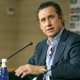 Valdano: "Se trata de ganar al Barcelona, no de odiarle" Valdano: "Se trata de ganar al Barcelona, no de odiarle"