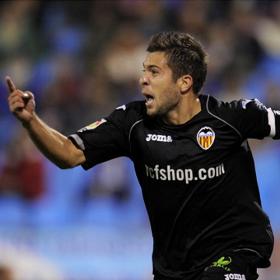 Un error defensivo del Zaragoza da vida al Valencia Un error defensivo del Zaragoza da vida al Valencia