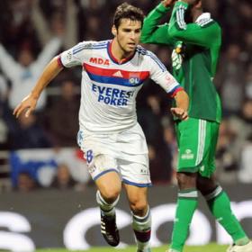 El Lyon vence a pesar de jugar 40 minutos con diez El Lyon vence a pesar de jugar 40 minutos con diez