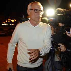 Héctor Cúper dimite para "no perjudicar más al equipo" Héctor Cúper dimite para "no perjudicar más al equipo"