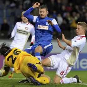 El Leverkusen regala su primera plaza ante el Genk El Leverkusen regala su primera plaza ante el Genk