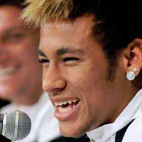 Neymar elogia al Barça y no cree en un duelo con Messi Neymar elogia al Barça y no cree en un duelo con Messi