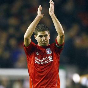 Gerrard renueva y acabará su carrera en el Liverpool Gerrard renueva y acabará su carrera en el Liverpool