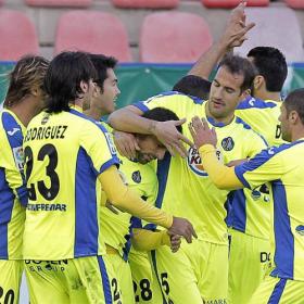 Güiza y Diego Castro matan al Levante al contraataque Güiza y Diego Castro matan al Levante al contraataque