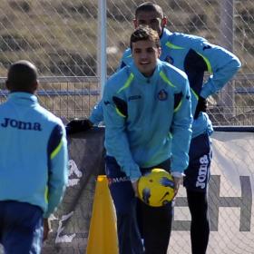 El Getafe no arriesga con Pedro León y no estará ante el Betis El Getafe no arriesga con Pedro León y no estará ante el Betis