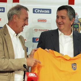 "Podemos estudiar traer a Guardiola si Cruyff lo pide" "Podemos estudiar traer a Guardiola si Cruyff lo pide"