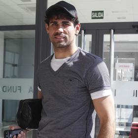 "Si el codazo es al contrario es penalti y expulsión seguro" "Si el codazo es al contrario es penalti y expulsión seguro"
