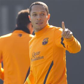 Adriano se suma a la sesión del Barça en el Camp Nou Adriano se suma a la sesión del Barça en el Camp Nou