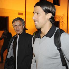 Mou confirma que Khedira es baja y que Di María viaja Mou confirma que Khedira es baja y que Di María viaja