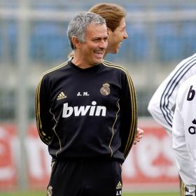 Mou: "¿Irme? Me quedan dos años de contrato" Mou: "¿Irme? Me quedan dos años de contrato"